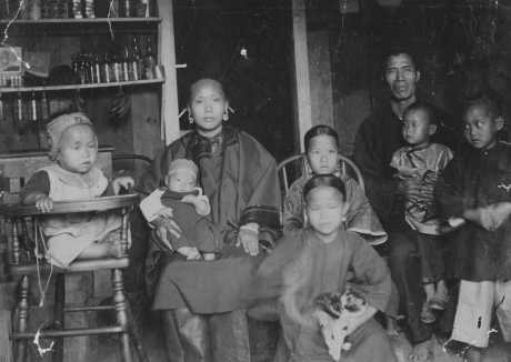 Chinese_Family_Hawaii_1893
